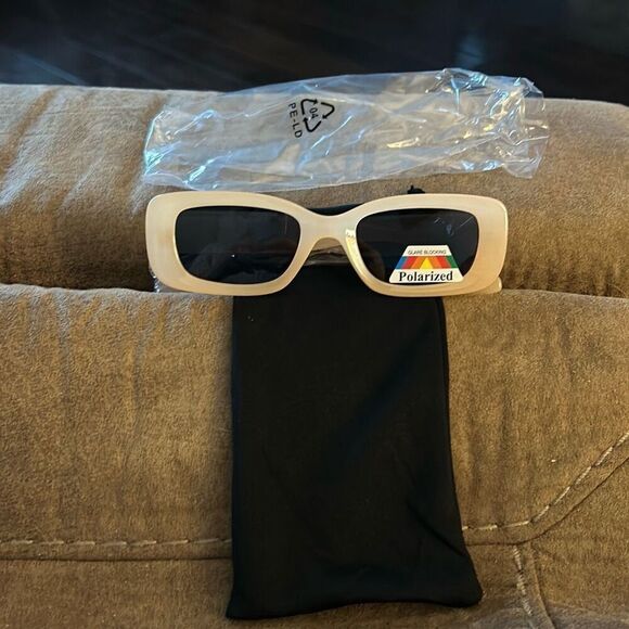 Retro-Vibe Rectangular Polarized Anti-Glare Sunglasses. Pale Salmon Color. - Picture 1 of 7